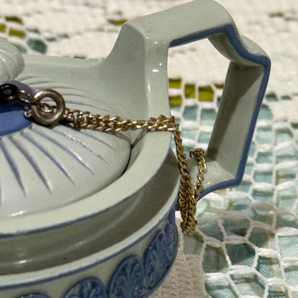 Vintage Hand Painted Ceramic Nina Mayer Teapot No. 6-41 Collectable - Picture 6 of 12